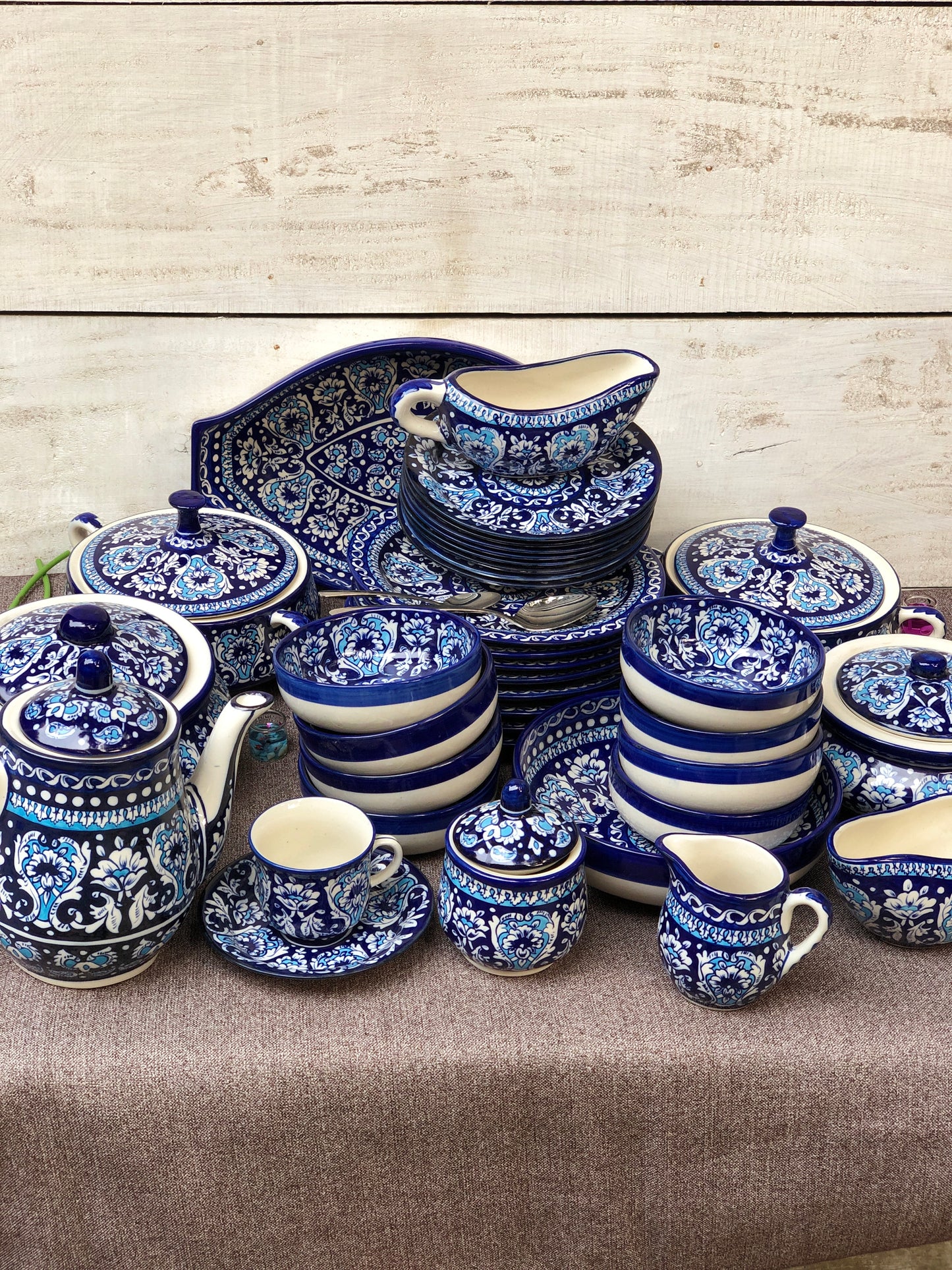 Antique Design Dinner Set - 8 Persons Serving With Tea Set