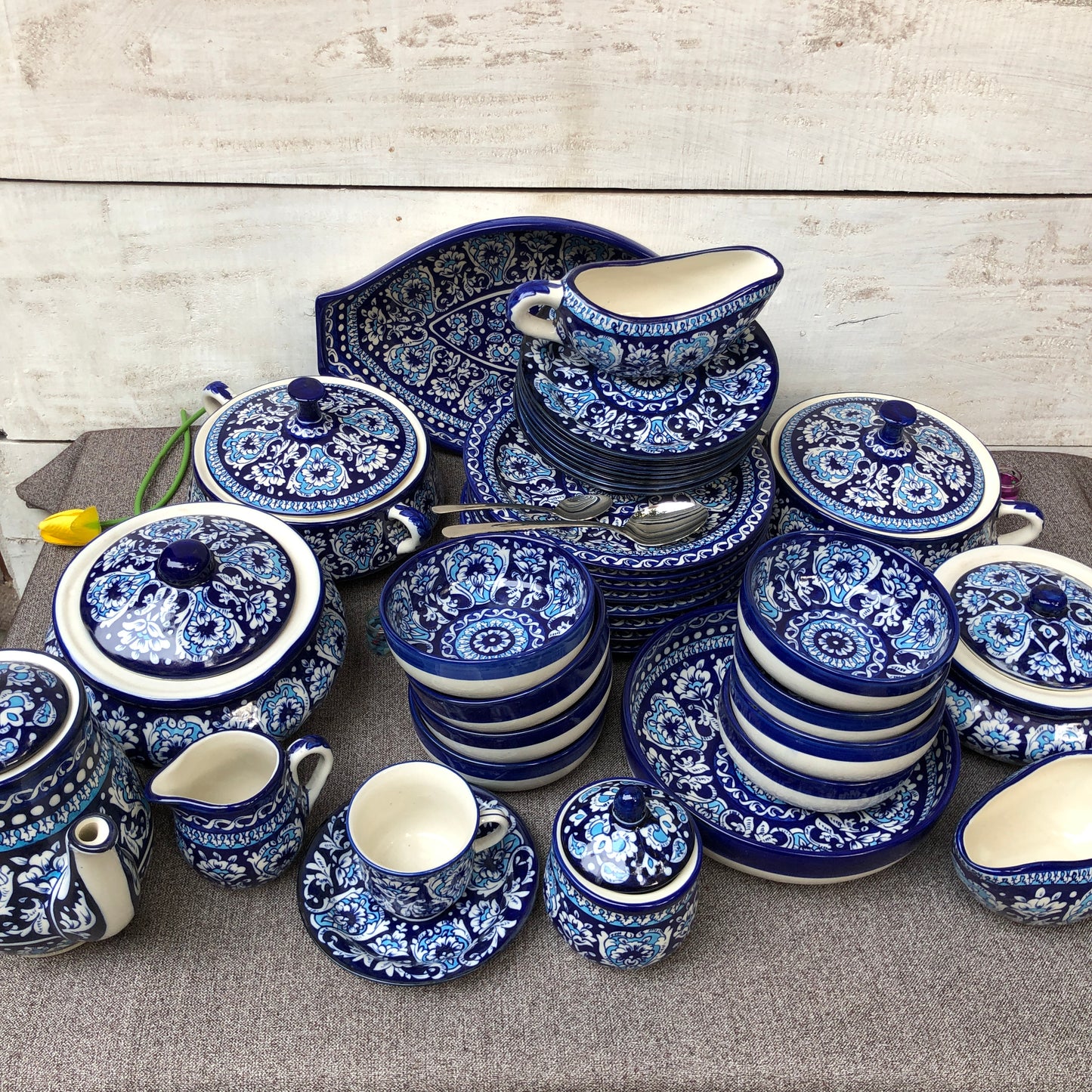 Antique Design Dinner Set - 8 Persons Serving With Tea Set