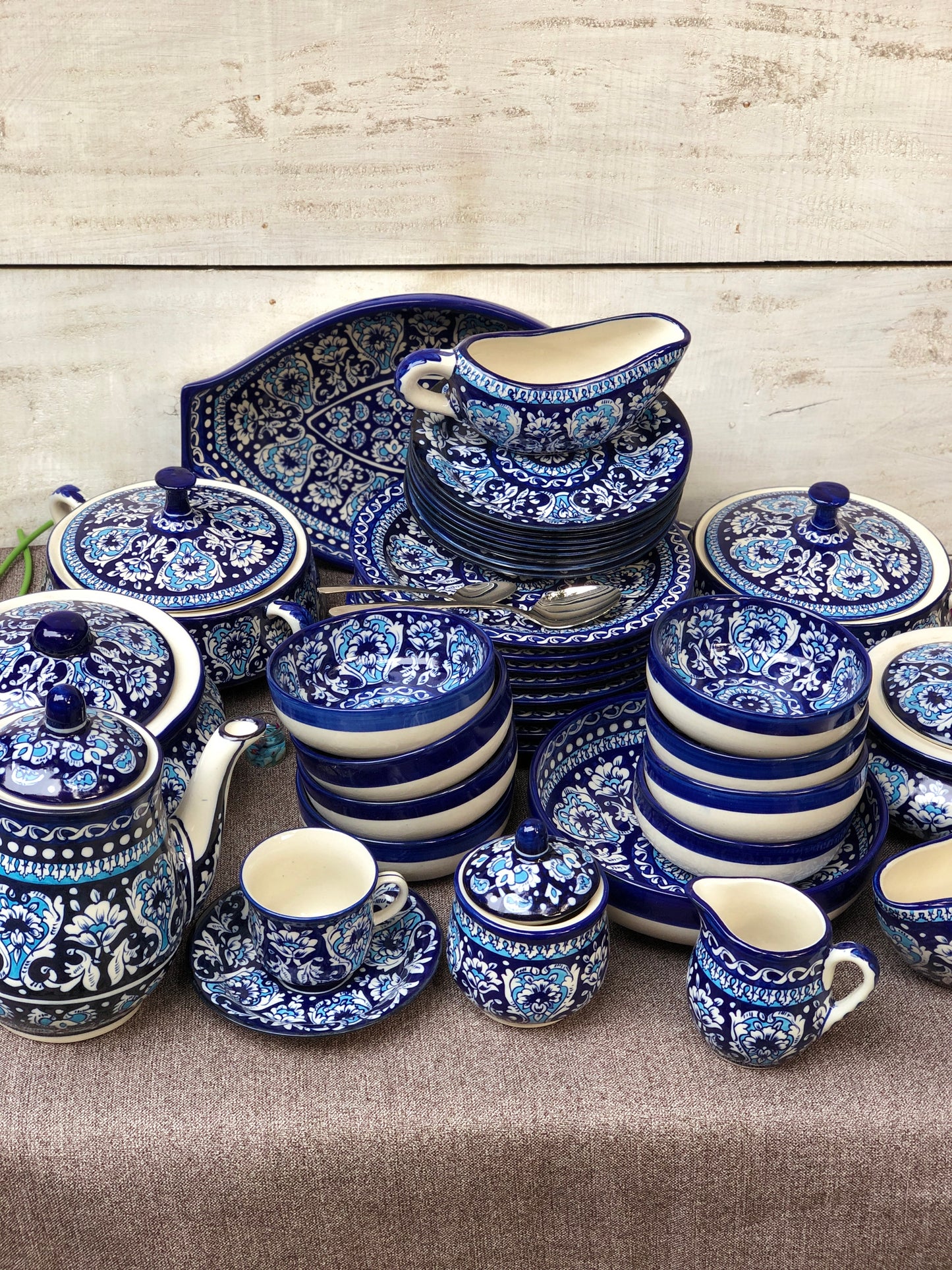 Antique Design Dinner Set - 8 Persons Serving With Tea Set